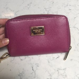 Michael Kors smartphone wristlet